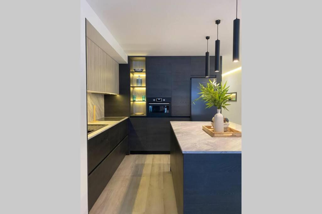 Precioso Apartamento A Estrenar En Centro De Nerja Bagian luar foto