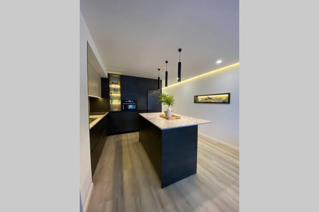 Precioso Apartamento A Estrenar En Centro De Nerja Bagian luar foto